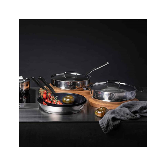 Fiskars Pan All steel Frying, Diameter 26 cm, Suitable for induction hob, Lid included, Fixed handle, Stainless steel