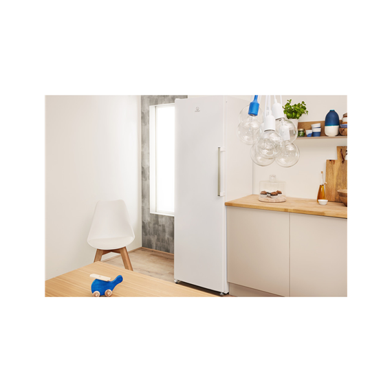 INDESIT Freezer UI6 F1T W1 Energy efficiency class F, Upright, Free standing, Height 167  cm, Total net capacity 233 L, White