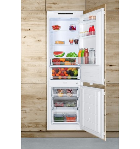 Amica BK3045.4NF fridge-freezer Built-in 241 L F