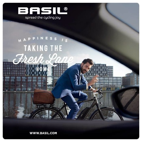 Basil Icon M Rear Bicycle basket 26 L Steel Black