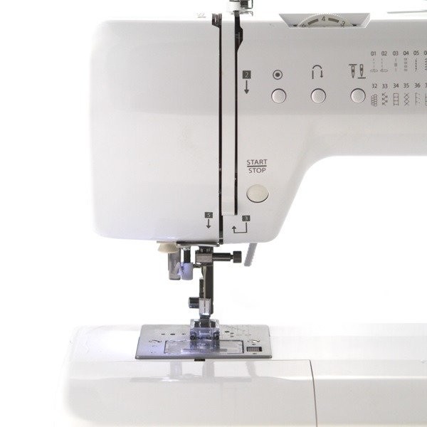 Sewing machine Łucznik Malwina 2070